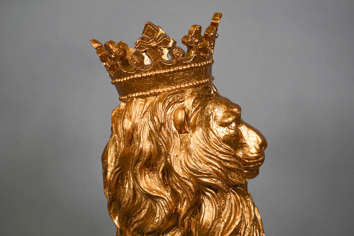 Züri Leu Gold Crown